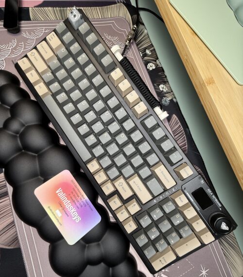 Black on Black and Gold Mechanical Keyboard - Image 4