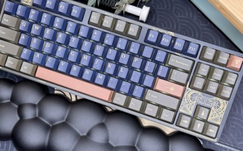 Classic Black/Blue Engraved Keyboard with Artisan Classic Keys - Image 2