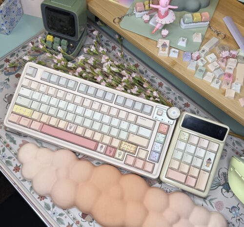 Pastel Themed Creme Color Base MK75 - Modified Artisan Keycaps