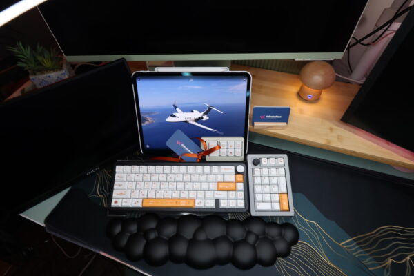 Aviator Keycaps - Airplane Lovers! Modified Mechanical Board (Light Weight) for Travel - Wireless