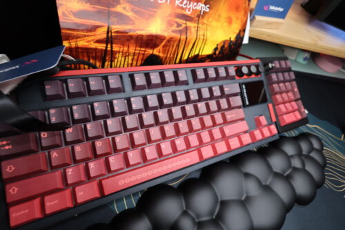 Red and Black SKYLOONG GK87 Pro - Modified Red Black Base with Large GIF Screen Added Artisan Keycaps (Chained Together) Wireless - Image 6