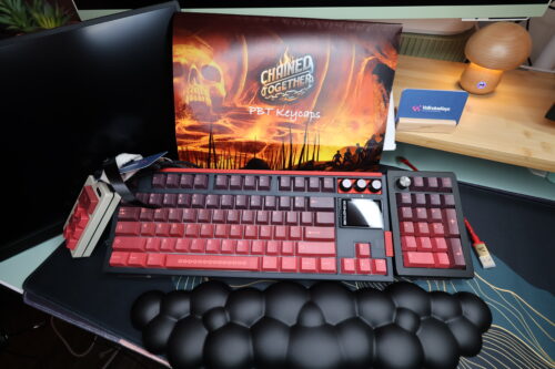 Red and Black SKYLOONG GK87 Pro - Modified Red Black Base with Large GIF Screen Added Artisan Keycaps (Chained Together) Wireless - Image 7
