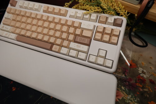 Tan Toffee Color Keycaps on Cream Colored Base - with Wrist Rest Pad - YUNZII B87 - Image 3