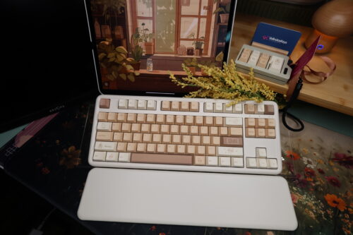 Tan Toffee Color Keycaps on Cream Colored Base - with Wrist Rest Pad - YUNZII B87 - Image 6