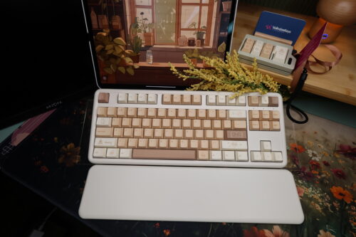 Tan Toffee Color Keycaps on Cream Colored Base - with Wrist Rest Pad - YUNZII B87 - Image 7