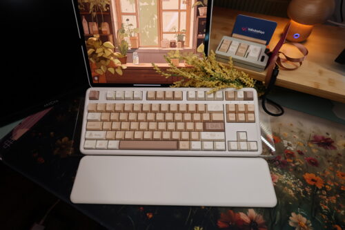 Tan Toffee Color Keycaps on Cream Colored Base - with Wrist Rest Pad - YUNZII B87 - Image 13