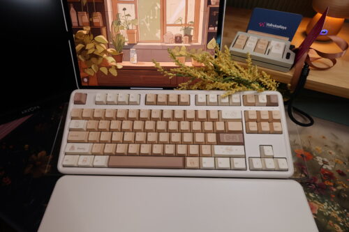 Tan Toffee Color Keycaps on Cream Colored Base - with Wrist Rest Pad - YUNZII B87 - Image 15