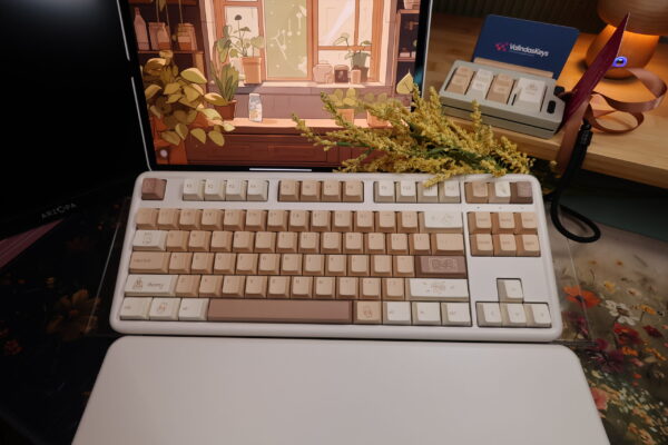 Tan Toffee Color Keycaps on Cream Colored Base - with Wrist Rest Pad - YUNZII B87 - Image 15