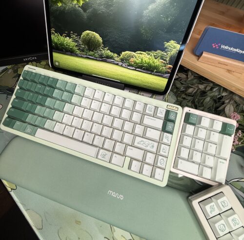 Custom Modified - Lt Green Theme Ombre Artisan Keycaps Halo Keyboard - Image 3