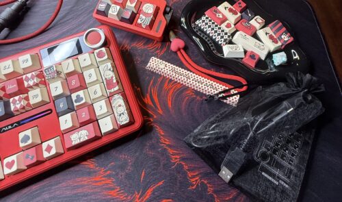 Black and Red Card Game Artisan Theme Keyboard - LCD Screen - Image 7