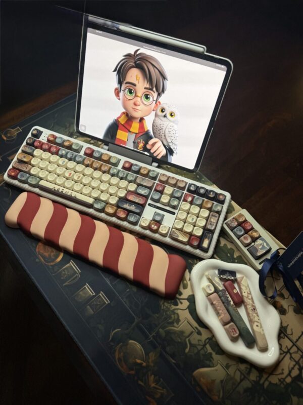 Full Kit Modified Cream Base Owl Theme(TM) Keyboard Artisan Desk Set