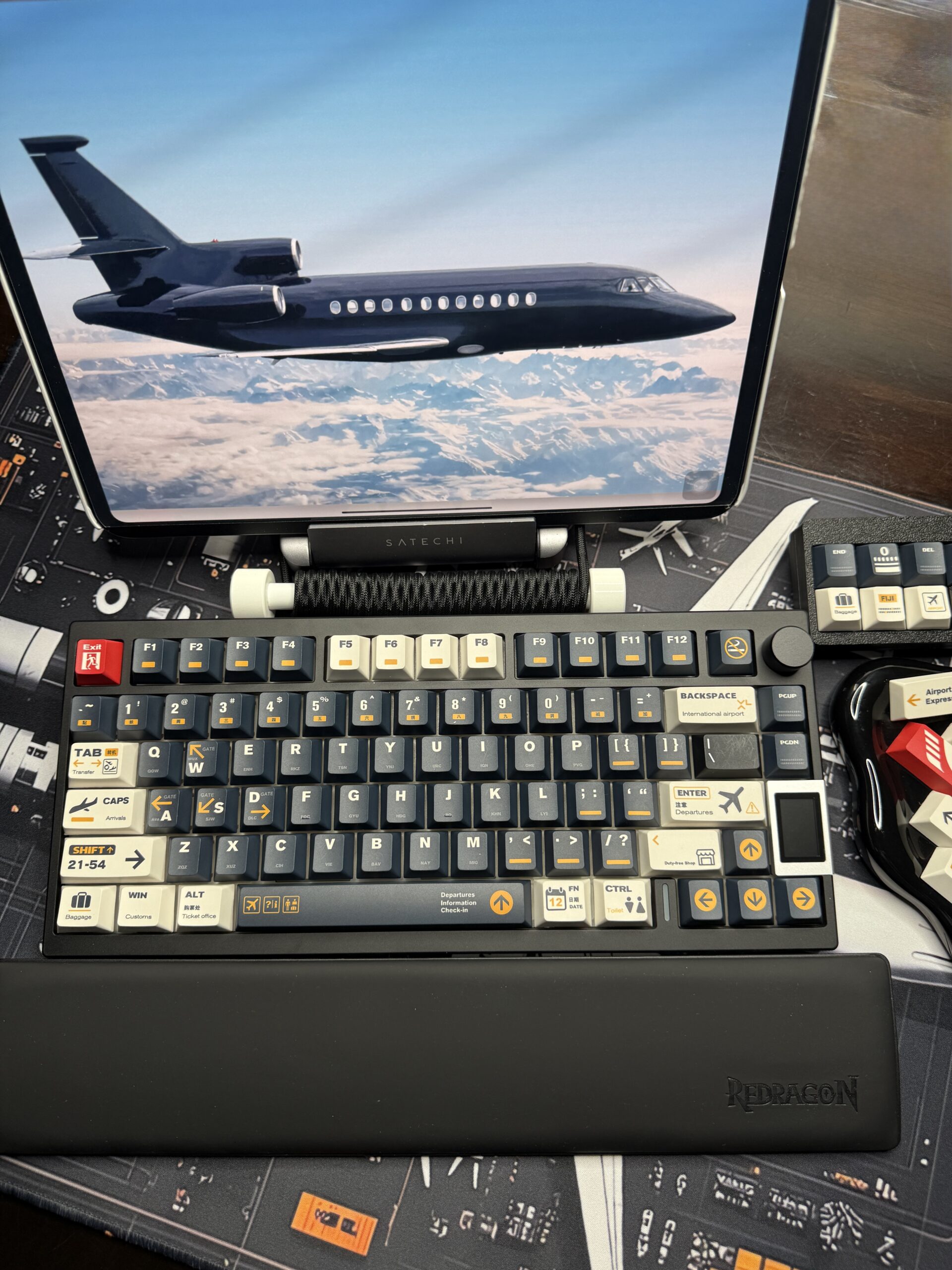 Custom Aviation Edition Mechanical Keyboard Kit | ValindasKeys Hand Built & Themed