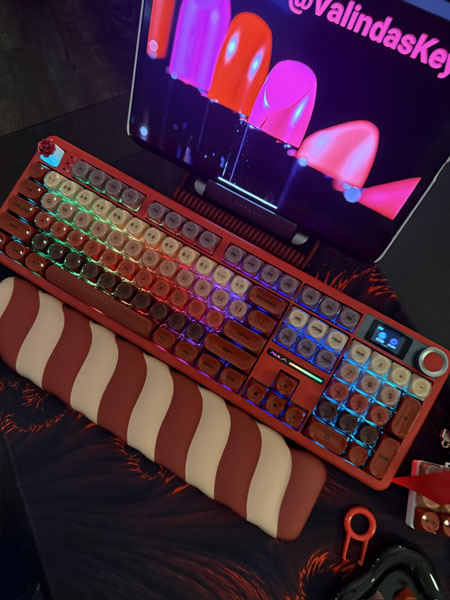 Berry Lipstick 100% Keyboard