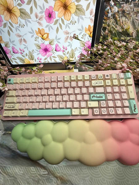 Pastel Wireless Keyboard