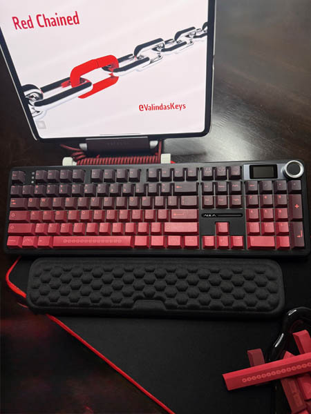 Red Chained 100% Keyboard
