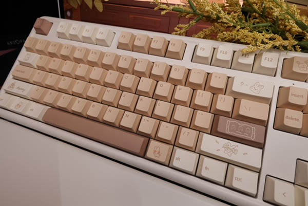 Toffee Bunny Theme 87% Keyboard