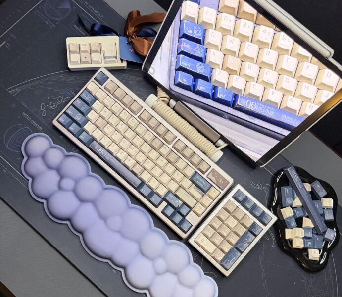 Gundam08 Military Theme Mechanical Keyboard Full Set - Image 24